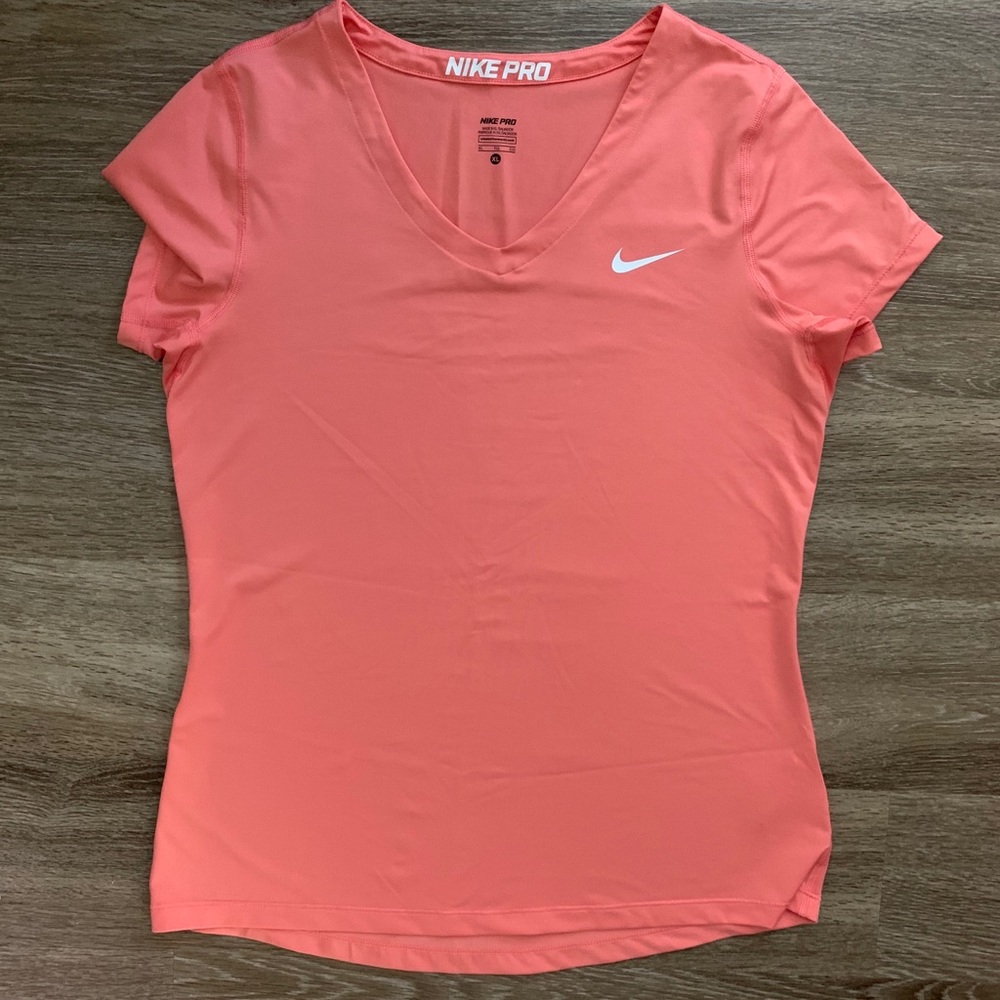 NIKE workout top
